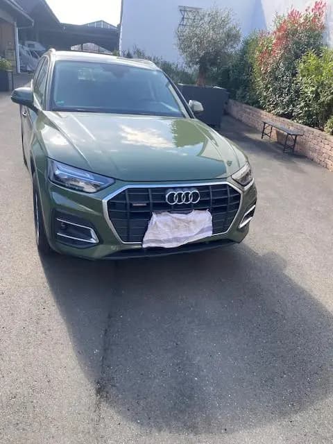Main__Slider__Photo:Audi Q5 40 TDI Quattro S tronic 204PS Grün Metallic 03/2021-0