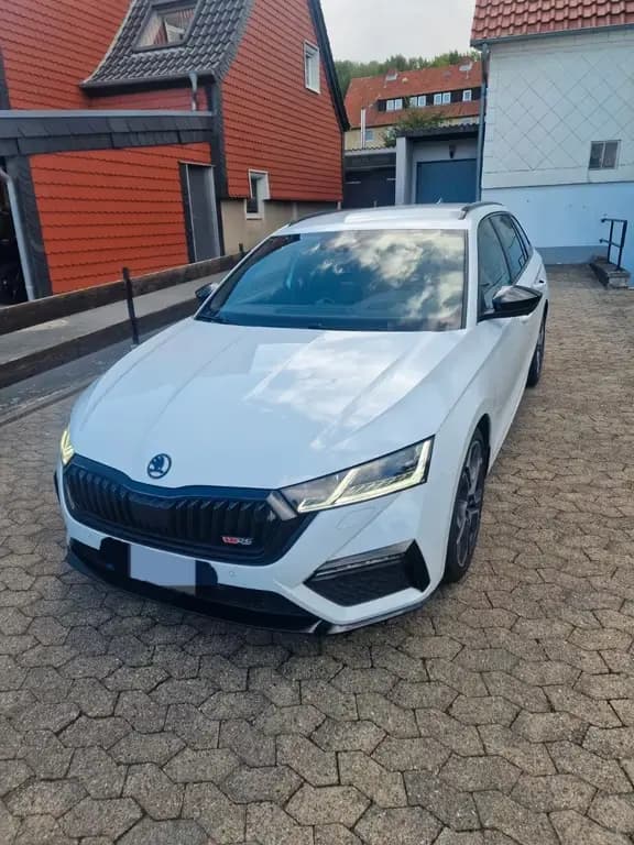 Main__Slider__Photo:Skoda Octavia 2.0 TSI DSG RS PLUS COMBI RS PLUS 03/2021-0