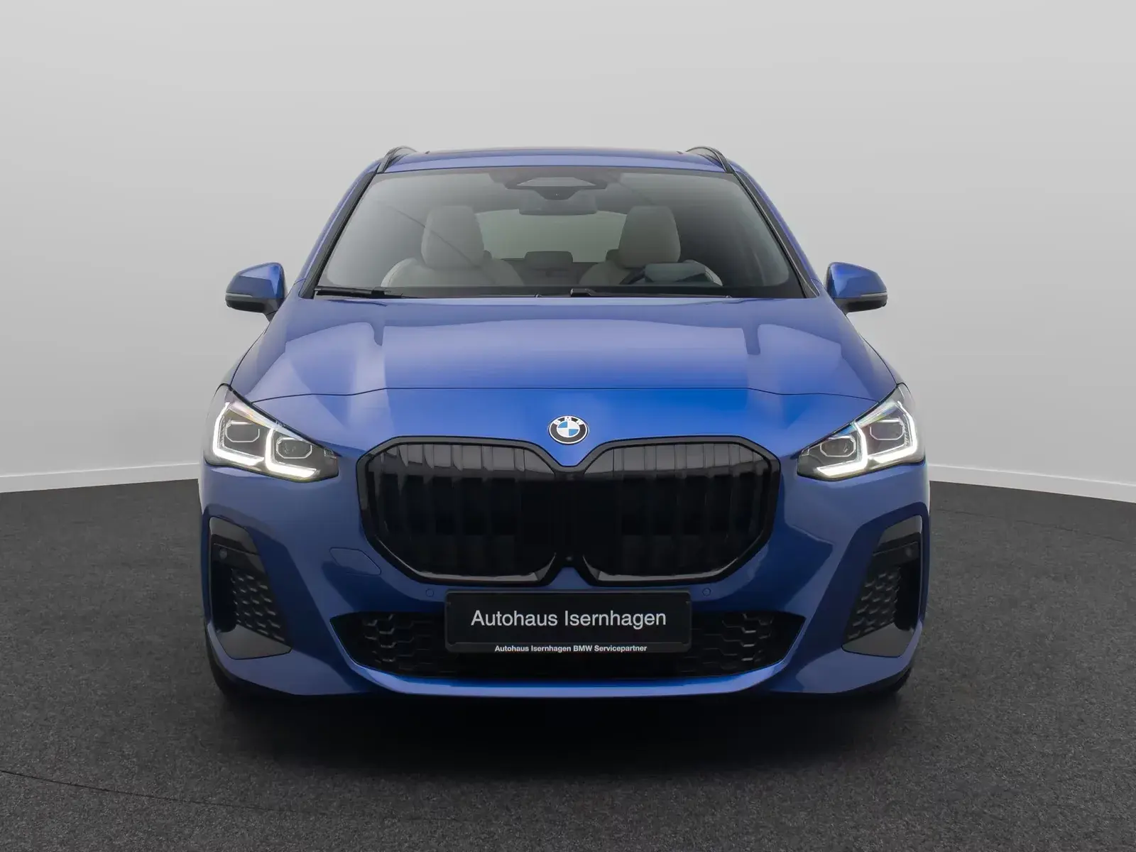 Main__Slider__Photo:BMW 2 Series Active Tourer 02/2023-1