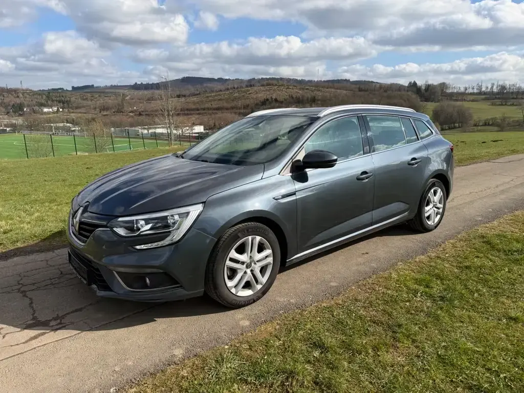 Main__Slider__Photo:Renault Megane IV Grandtour Business Edition 07/2020-1