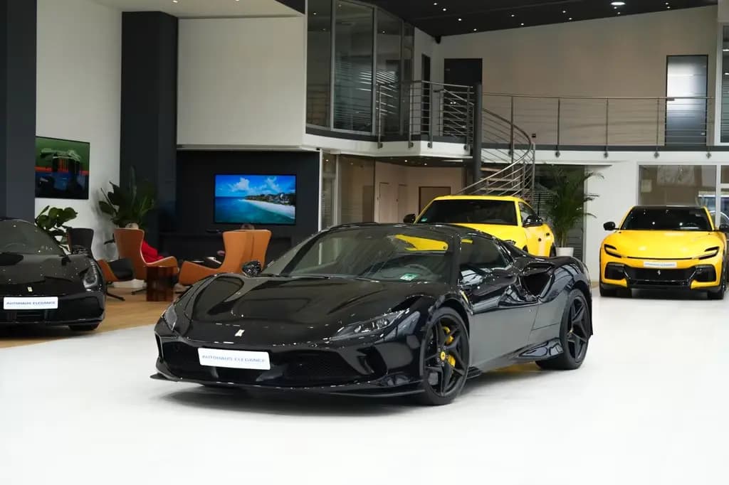 Main__Slider__Photo:Ferrari F8 Spider*RACING-SEATS*LIFT*PASSENGER-DISPLAY* 07/2023-0