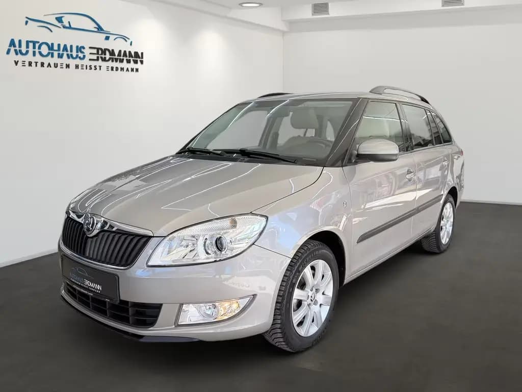 Main__Slider__Photo:Skoda Fabia Combi Elegance 1,2 TSi*Autom*Klima*PDC*1.H 04/2014-0