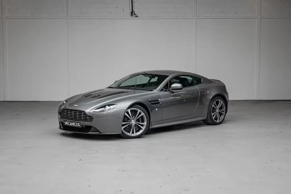Main__Slider__Photo:Aston Martin V12 Vantage *Manual / Aston Martin Service* 09/2009-0