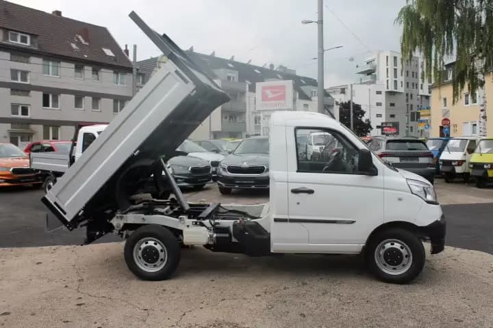 Main__Slider__Photo:Piaggio Porter NP6  Kipper TOP CNG 220 Klima Sonderp 06/2026-0