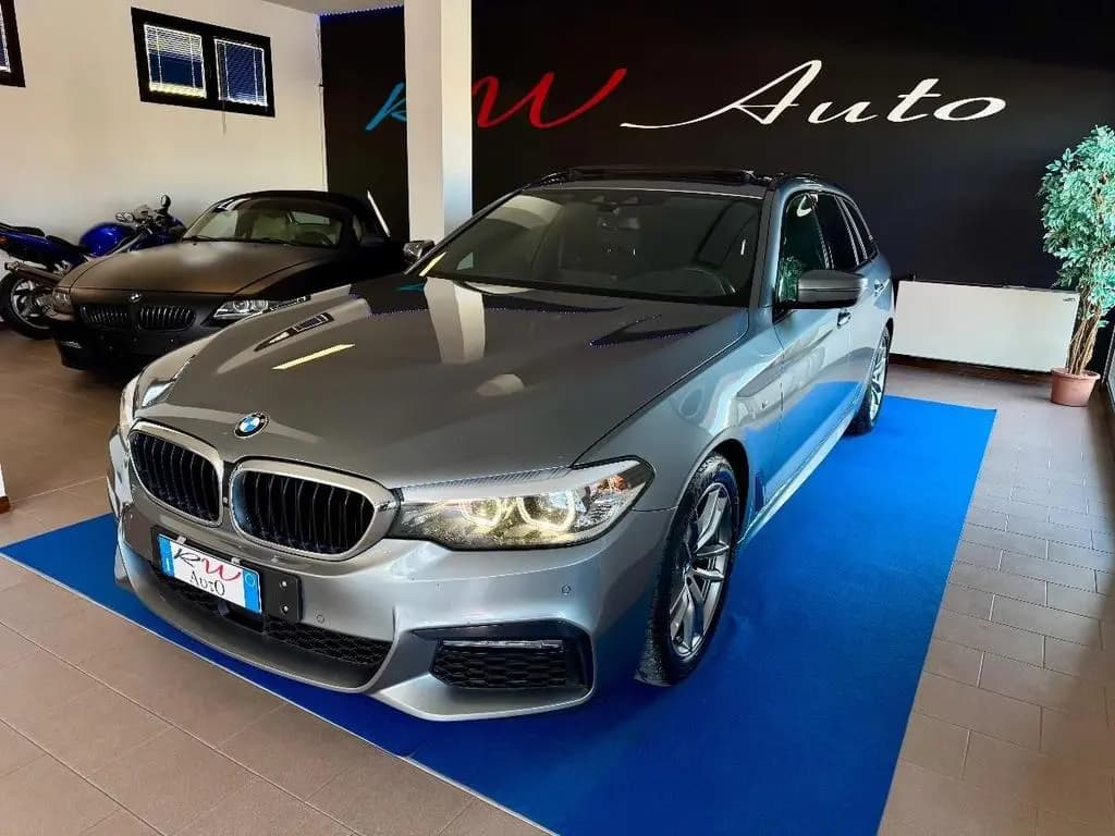 Main__Slider__Photo:BMW - Serie 5 520 Touring Msport 01/2018-0