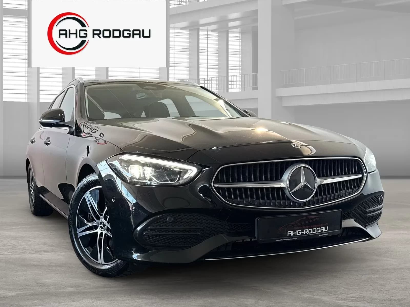 Main__Slider__Photo:Mercedes-Benz C-Class 200 08/2022-0