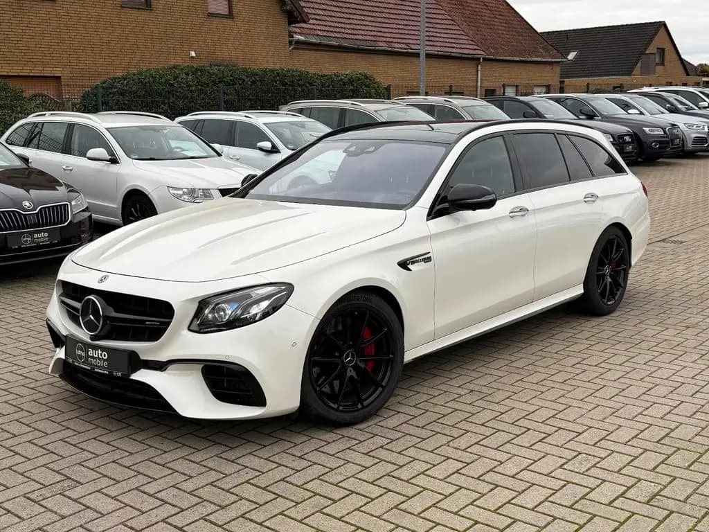 Main__Slider__Photo:Mercedes-Benz E 63 AMG S, Pano, 360°, ACC, Standh., Burmester 03/2018-0