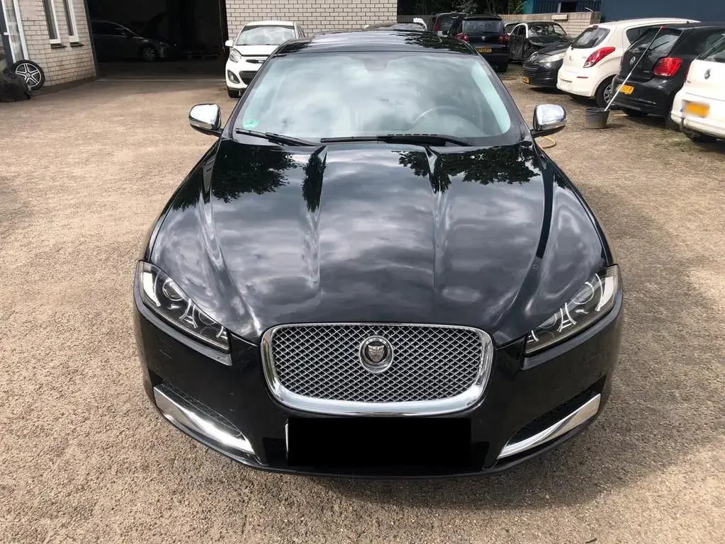 Main__Slider__Photo:Jaguar XF 3.0 V6 340 ps 06/2013-1