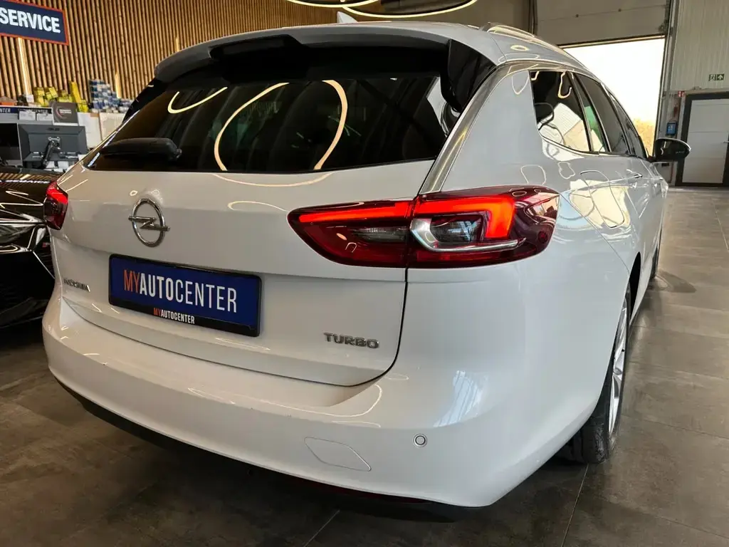 Main__Slider__Photo:Opel Insignia *KEYLESS*TEM*AHK*LKHZ*NAV*KLIMAAUTOM* 09/2017-1