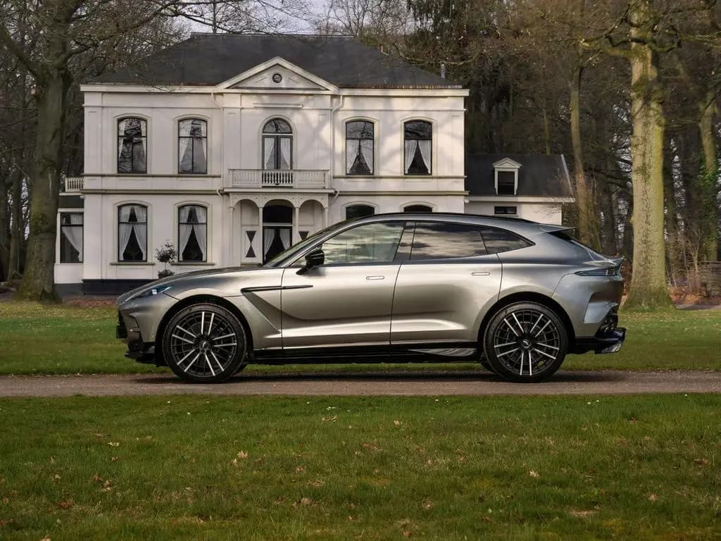 Main__Slider__Photo:Aston Martin DBX 707 4.0 V8 | Facelift | Sports Plus Seats | 05/2025-0