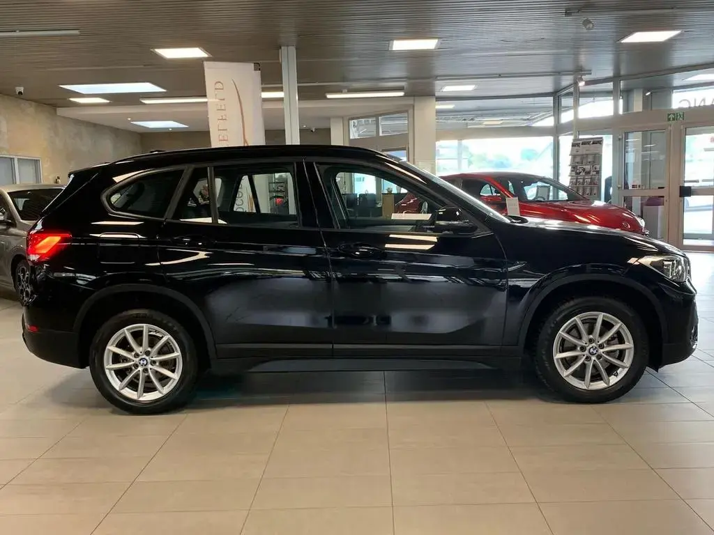 Main__Slider__Photo:BMW X1 sDrive 18 i Automatik Komfort Kamera 01/2020-1