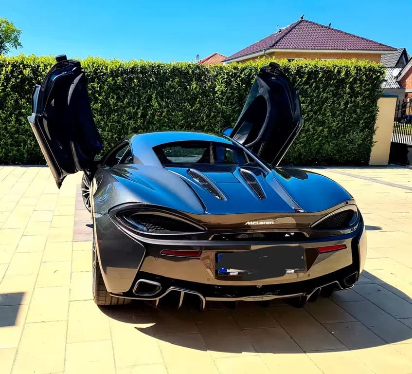 Main__Slider__Photo:McLaren 570S Keramic / Front Lift / B&W /Kamera 02/2019-0