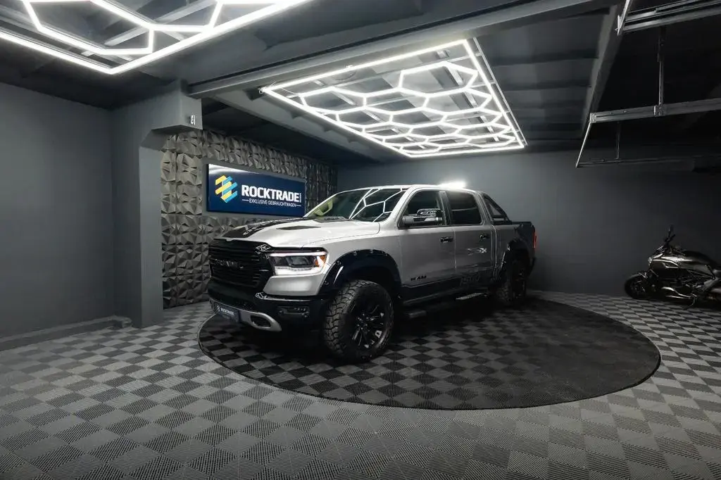 Main__Slider__Photo:Dodge RAM 5.7 V8 HEMI 4x4 NIGHT-Edition LARAMIE *LED* 07/2019-1