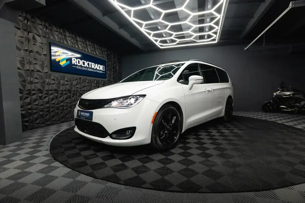 Main__Slider__Photo:Chrysler Pacifica 3.6 V6 LIMITED Night *Pano*CarPlay*ACC 07/2019-1