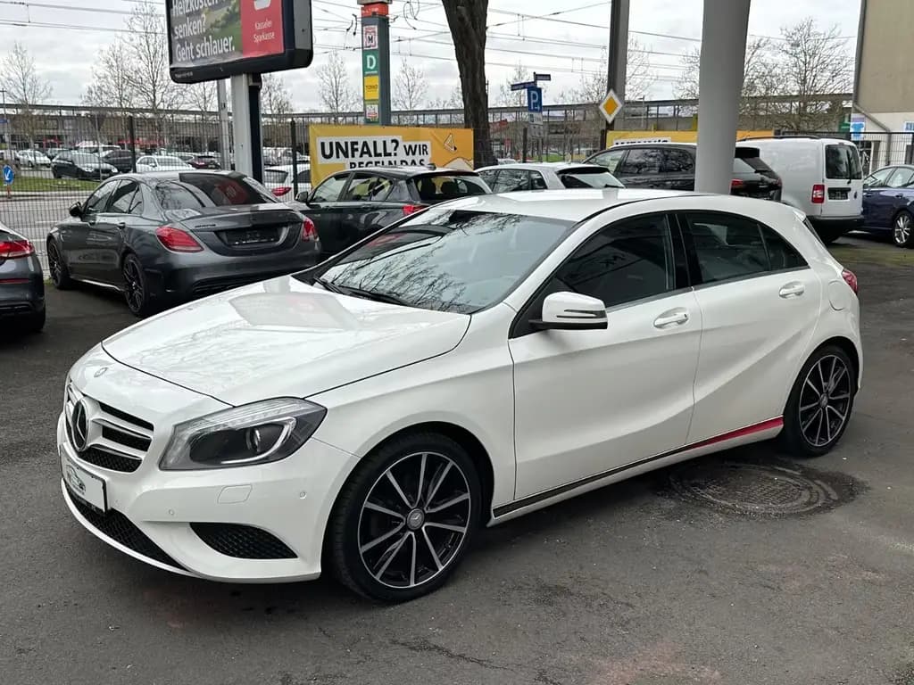 Main__Slider__Photo:Mercedes-Benz A 180 BlueEfficiency 2Style Sitzheizung/RFK/2.Ha 05/2015-0
