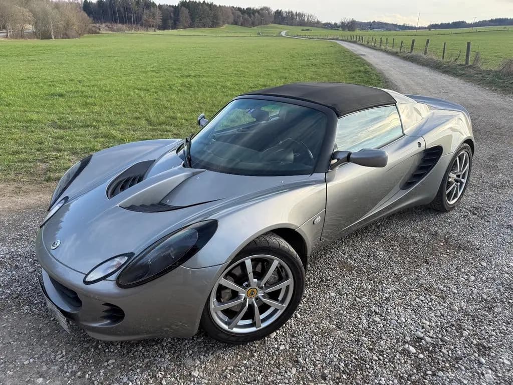 Main__Slider__Photo:Lotus Elise S2 111S 10/2003-0