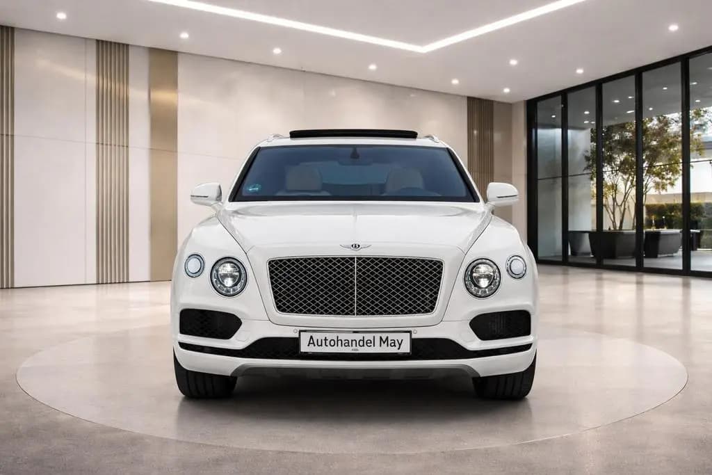 Main__Slider__Photo:Bentley Bentayga W12 Panorama 12/2017-0