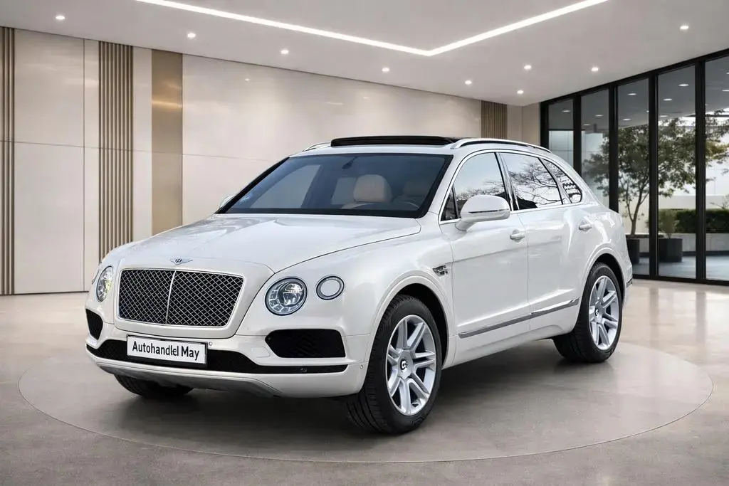 Main__Slider__Photo:Bentley Bentayga W12 Panorama 12/2017-1