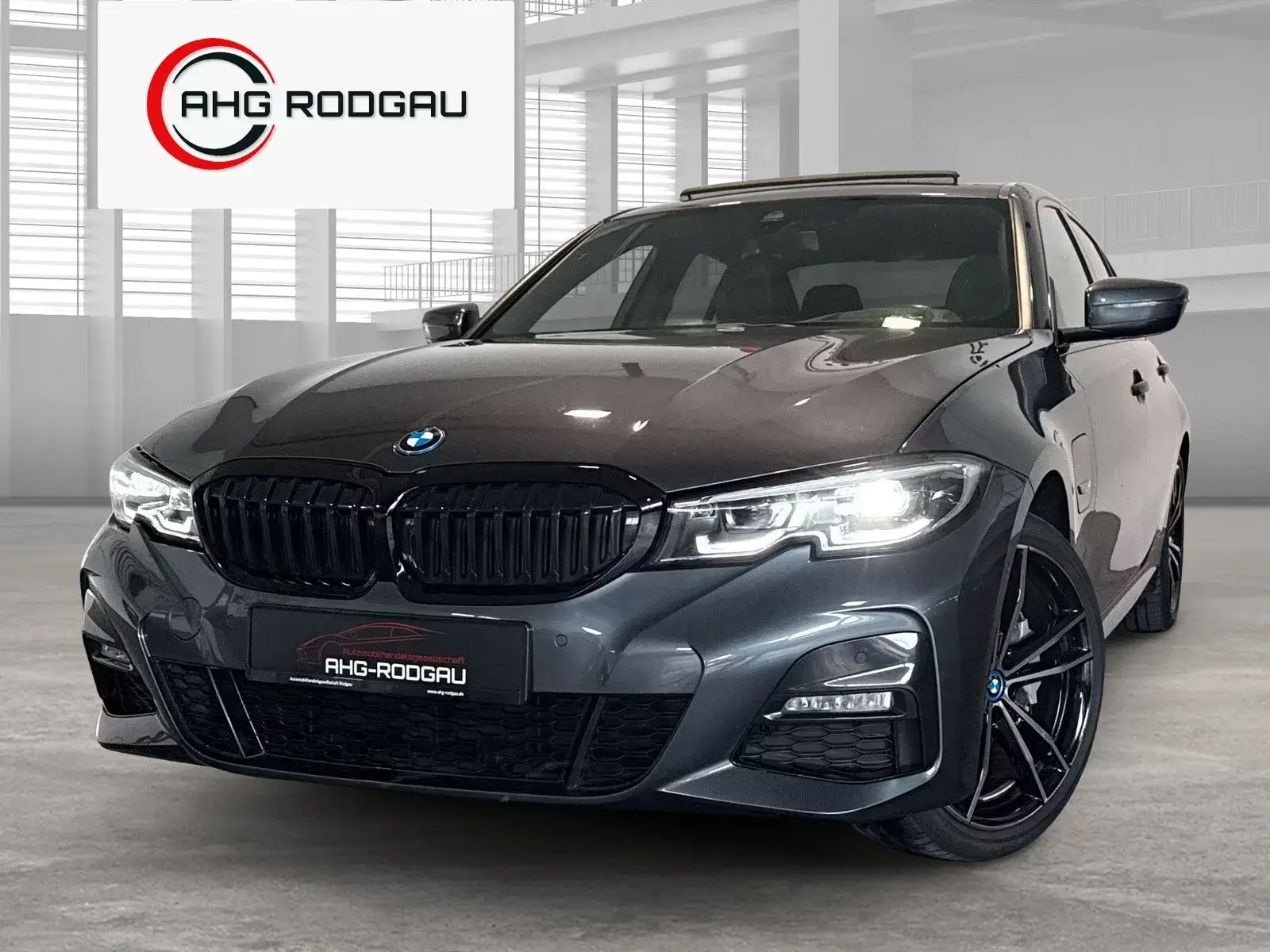 Main__Slider__Photo:BMW 3 Series 07/2022-1