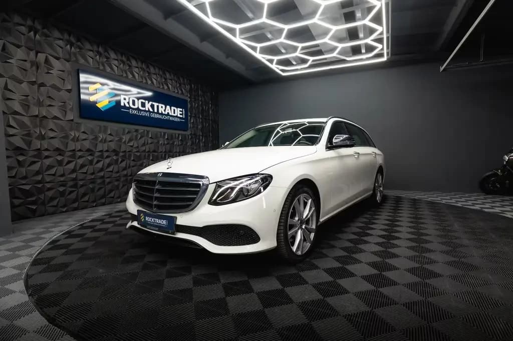 Main__Slider__Photo:Mercedes-Benz E-Class 220d 4Matic Business *LED*Kamera*Scheckheft* 10/2017-0