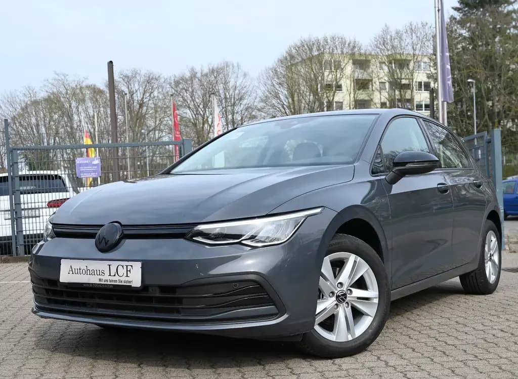 Main__Slider__Photo:Volkswagen Golf VIII Lim. 1.5 TSI Life PDC LED PDC Sitzhz 11/2020-0