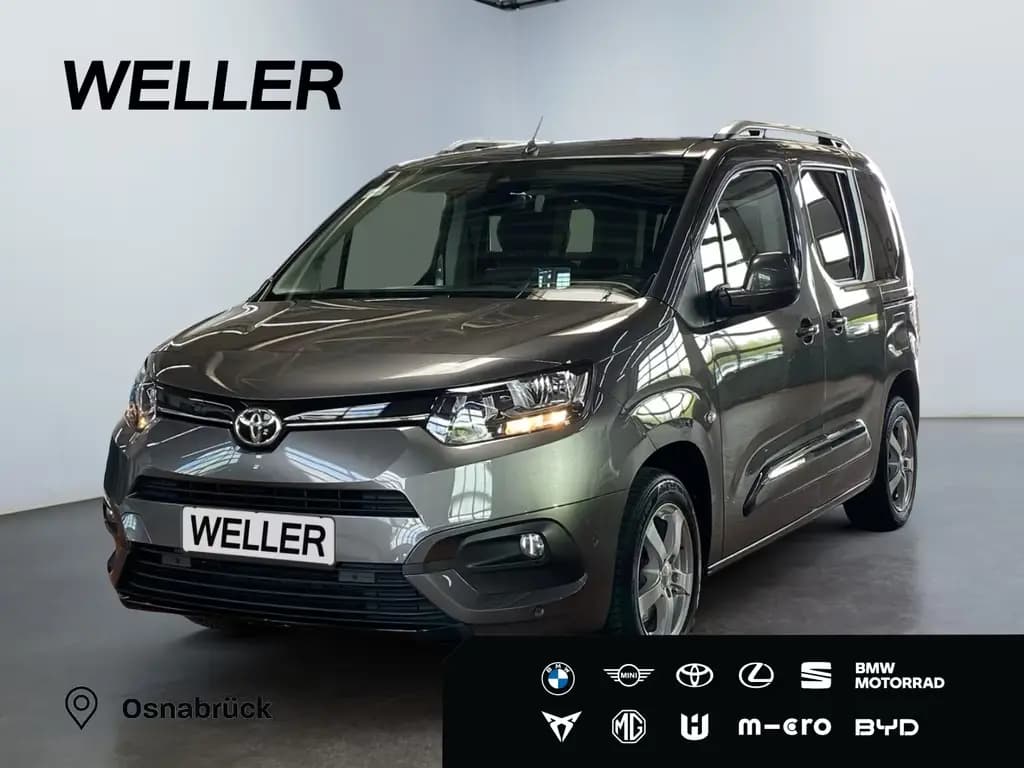 Main__Slider__Photo:Toyota Proace City Verso 1.2 T L1 Executive *Pano*HUD* 03/2021-0