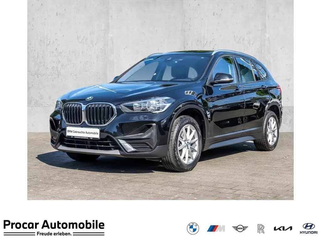 Main__Slider__Photo:BMW X1 sDrive18d A NAVI PDC V+H DAB Tempomat Klima 02/2022-0