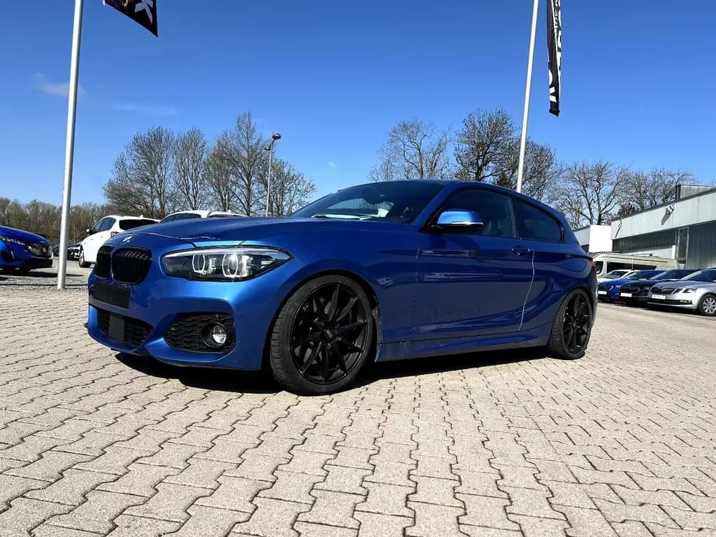 Main__Slider__Photo:BMW 125 d Edition M-Sport Shadow *LED Navi Leder AHK 01/2019-0