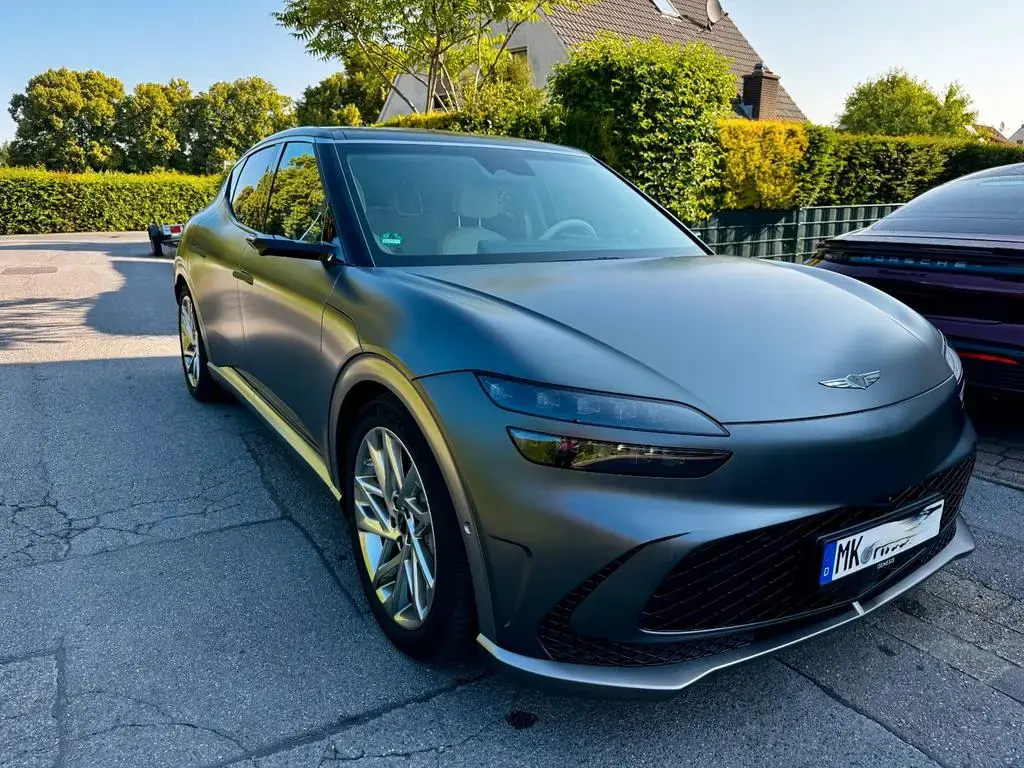 Main__Slider__Photo:Genesis GV60 234kW Vollausstattung Allrad 50% unter NP 10/2022-1