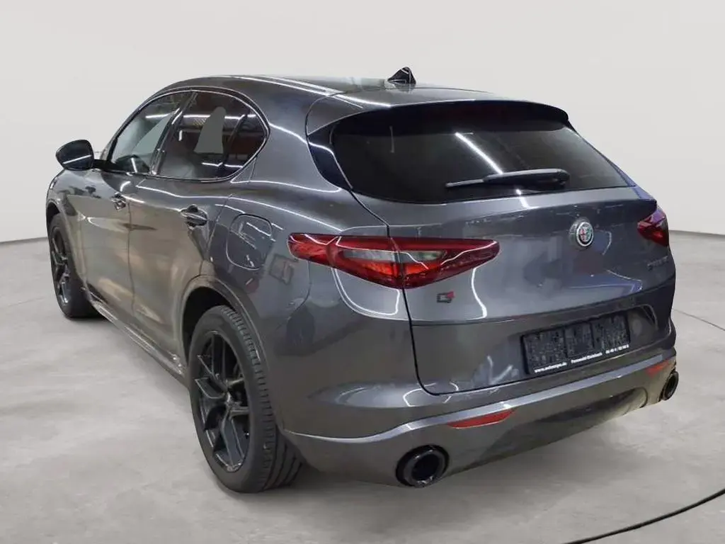 Main__Slider__Photo:Alfa Romeo Stelvio 2.2 D 16V AT8 Q4 Veloce PANO 03/2022-1