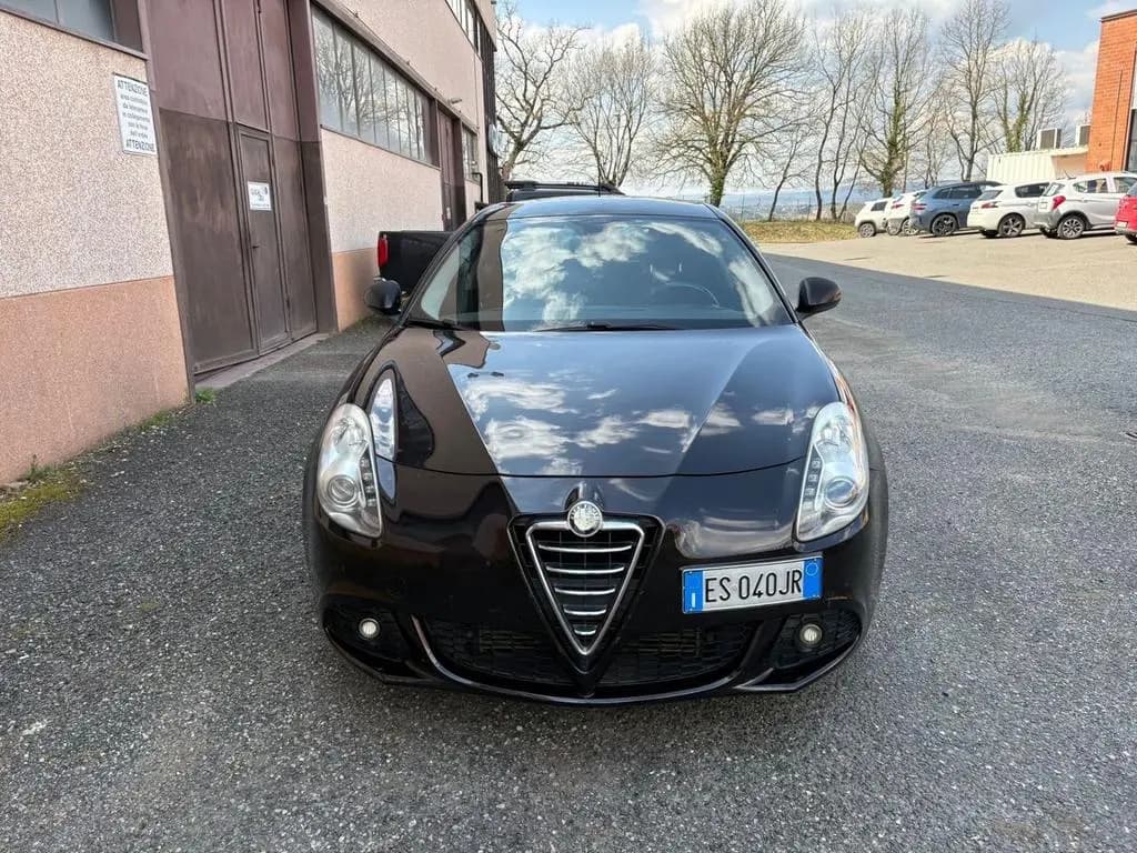 Main__Slider__Photo:Alfa Romeo Giulietta 1.6 JTDm-2 105 CV Distincti 03/2013-0