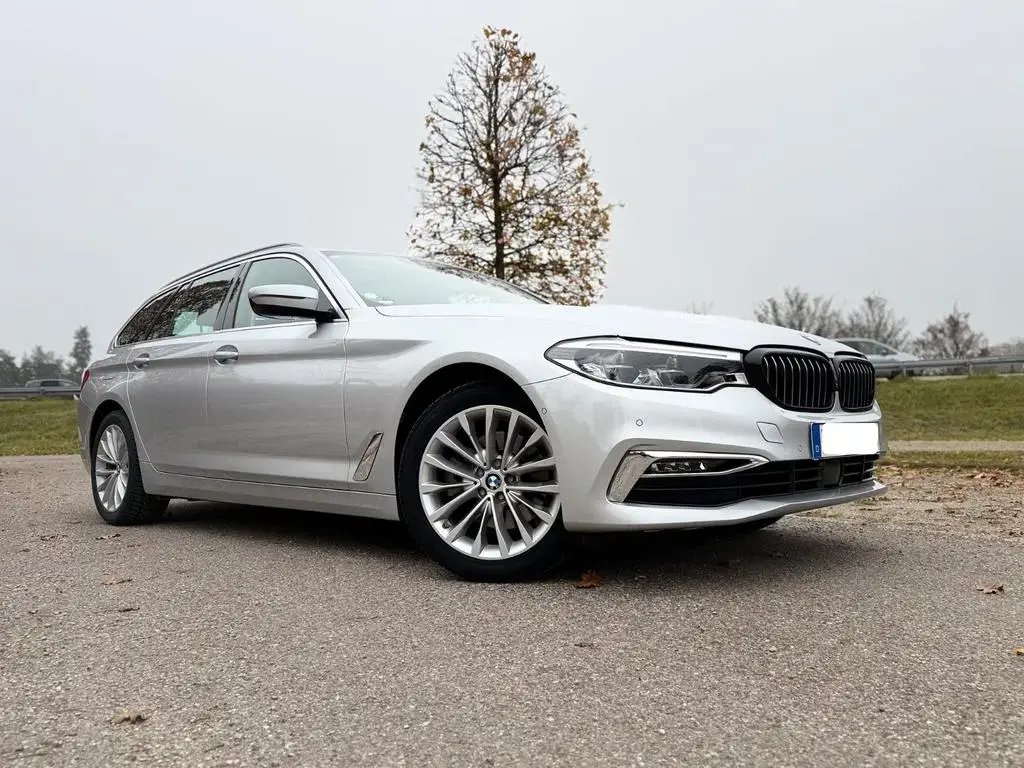Main__Slider__Photo:BMW 5 Series 520d Touring Luxury Line 01/2020-1