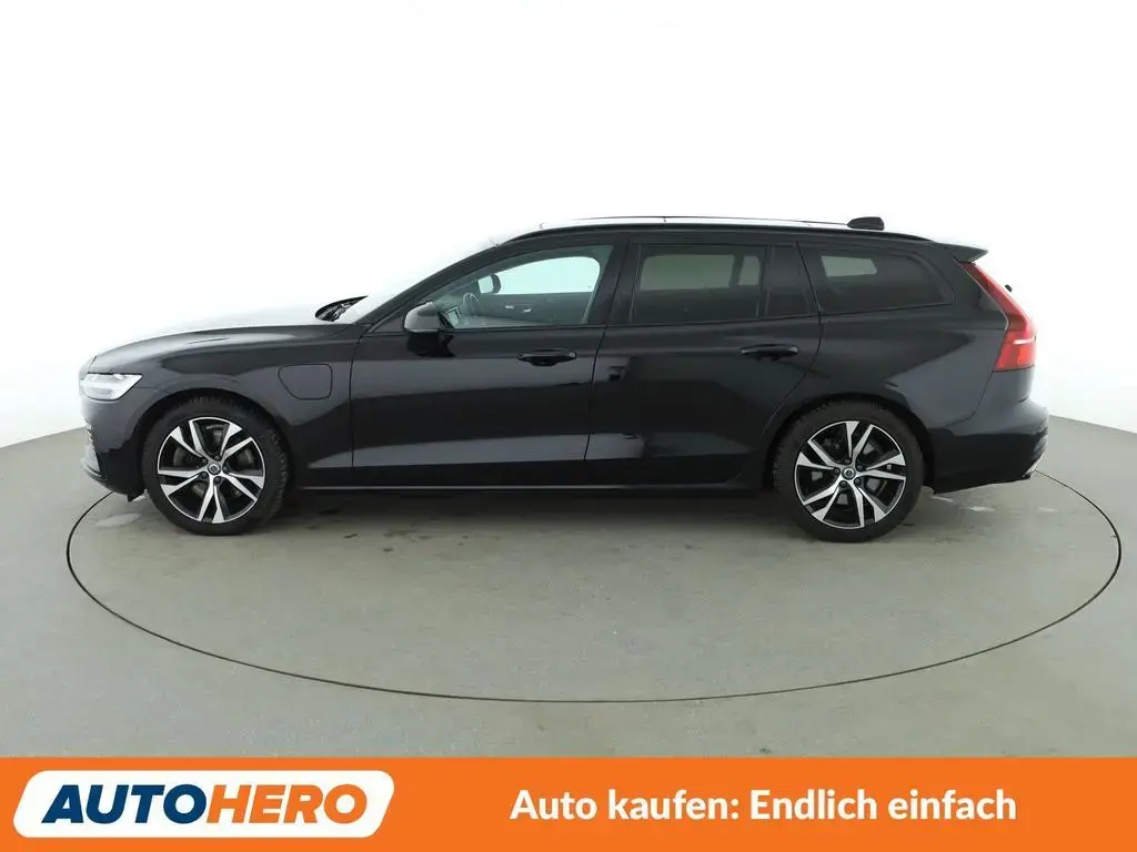 Main__Slider__Photo:Volvo 2.0 T6 Plug-in Hybrid R Design Expression AWD 11/2020-1