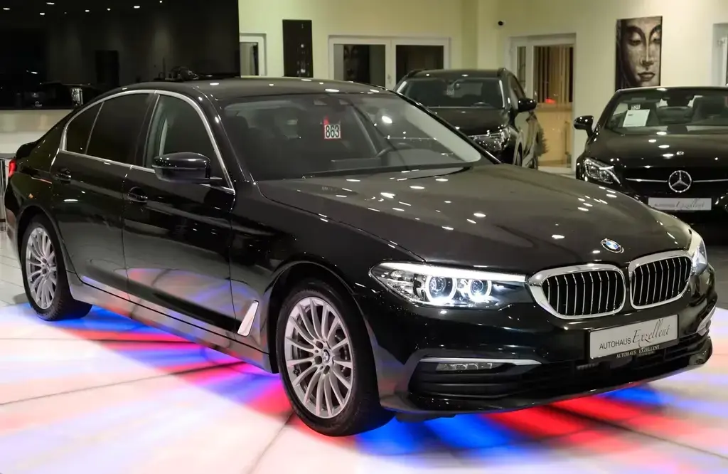 Main__Slider__Photo:BMW 5 Series 520d Limousine*1HD*ALU*NAVI*PDC*SHZ*LED*TEMPOMAT 09/2019-1