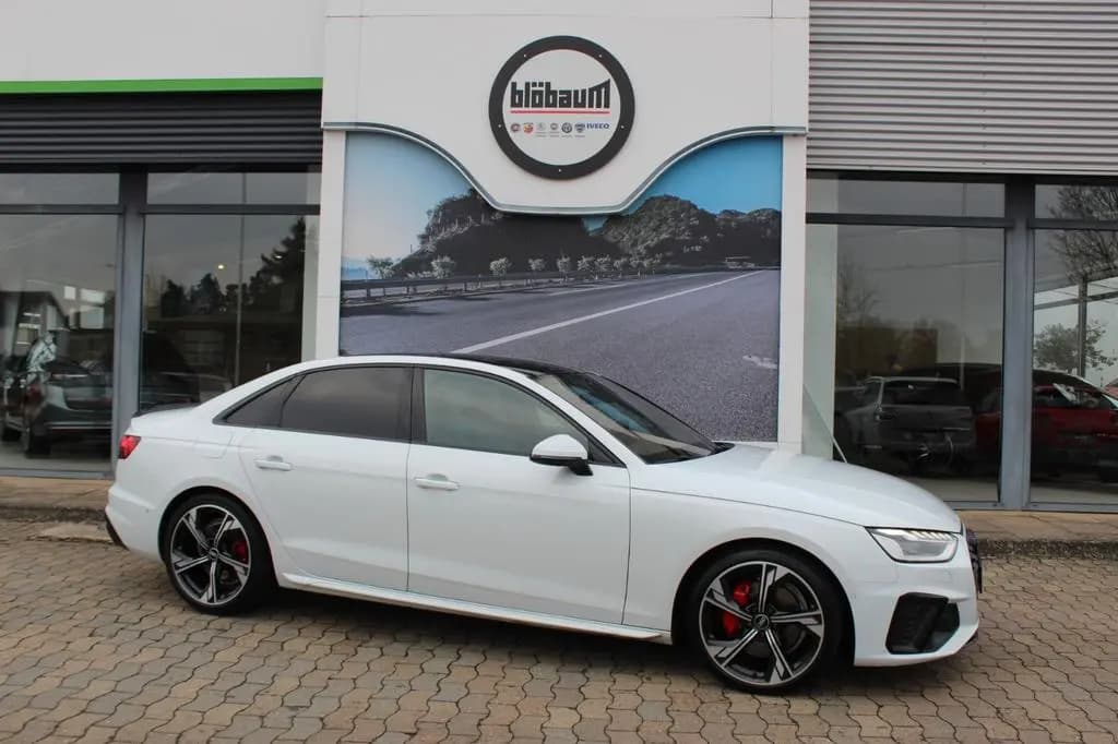 Main__Slider__Photo:Audi A4 Lim. 40 TDI S line Matrix ACC S Sportsitze 19 05/2021-0
