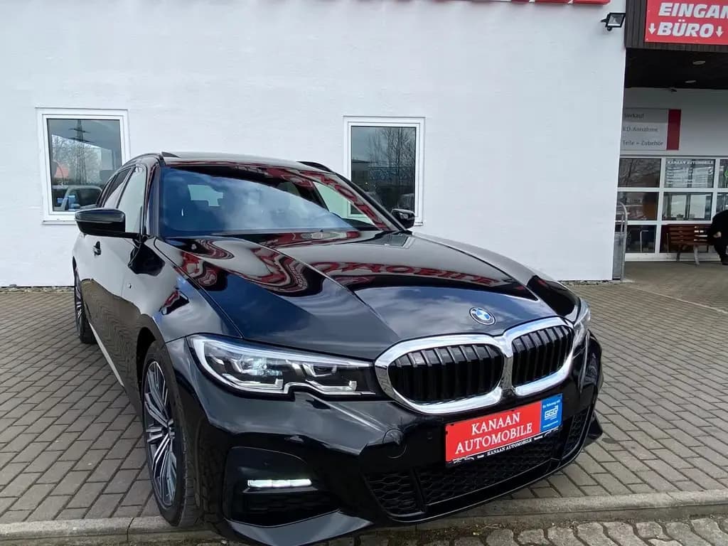 Main__Slider__Photo:BMW 320 Touring 320 d xDrive M Sport-Paket / Mega Voll / 10/2019-0