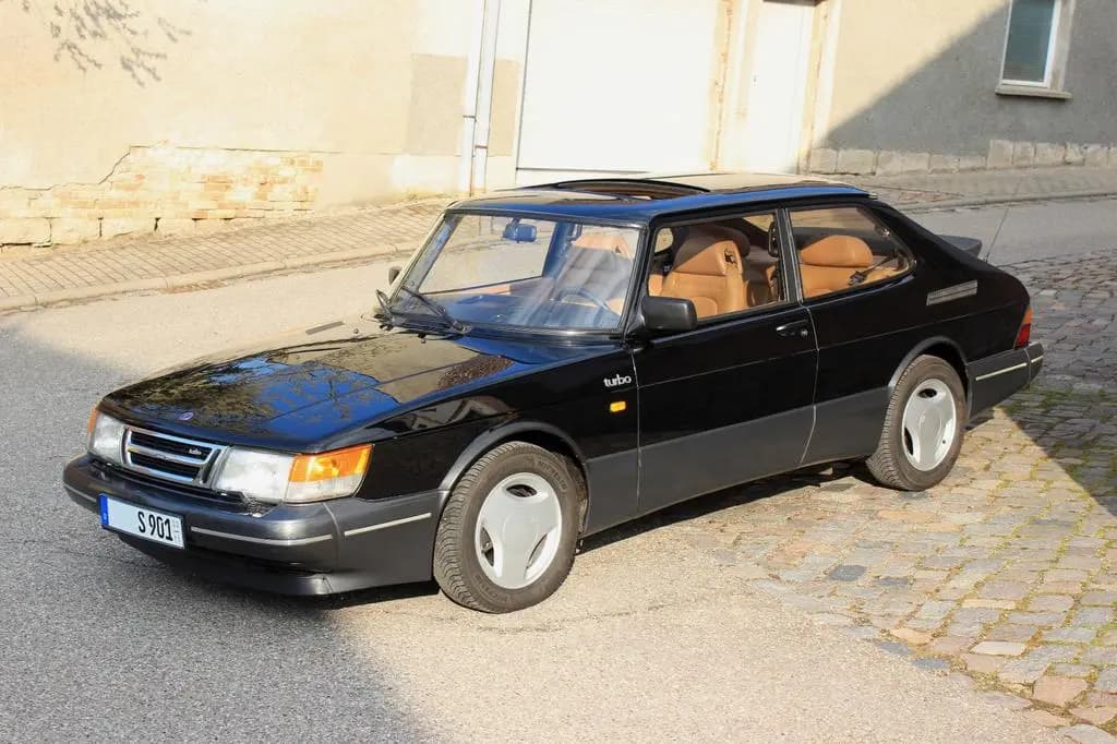 Main__Slider__Photo:Saab 900 Turbo 16S MJ1988 schwarz Leder beige 07/1988-0
