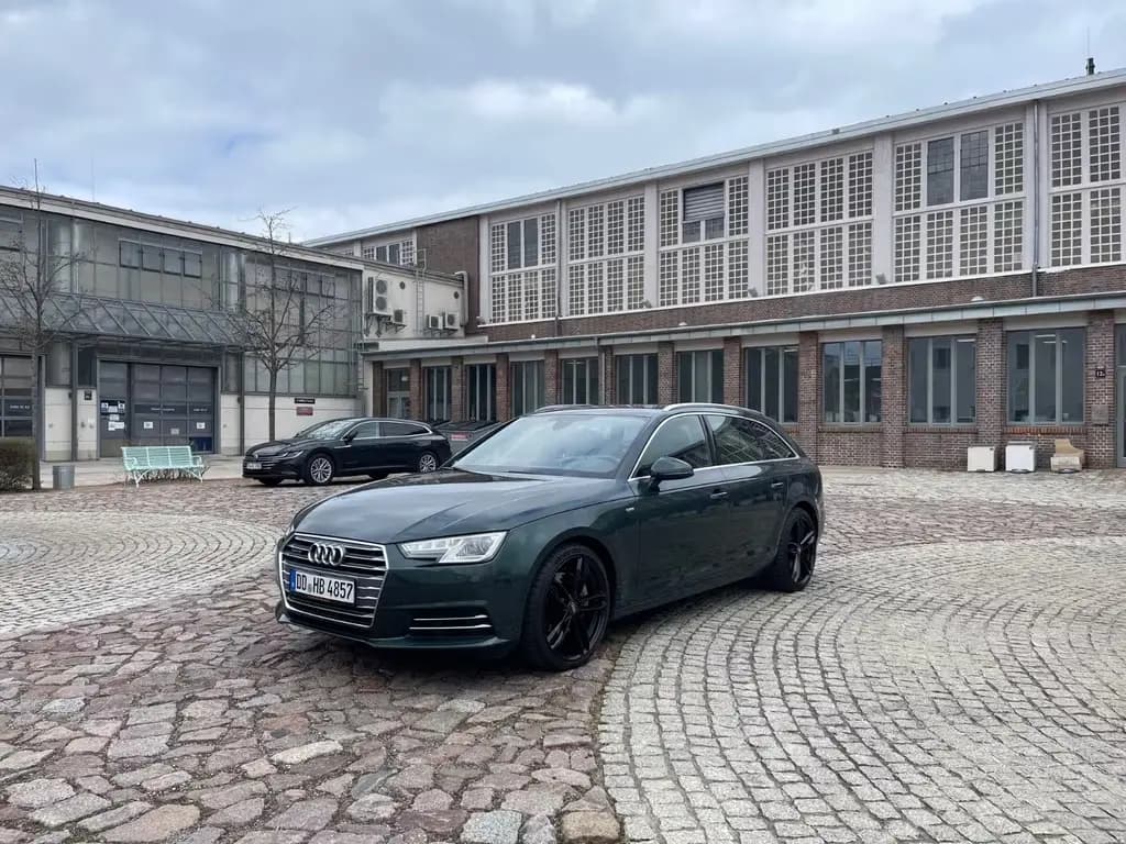 Main__Slider__Photo:Audi A4 Avant quattro sport, S-Line, Standheizung 03/2018-0
