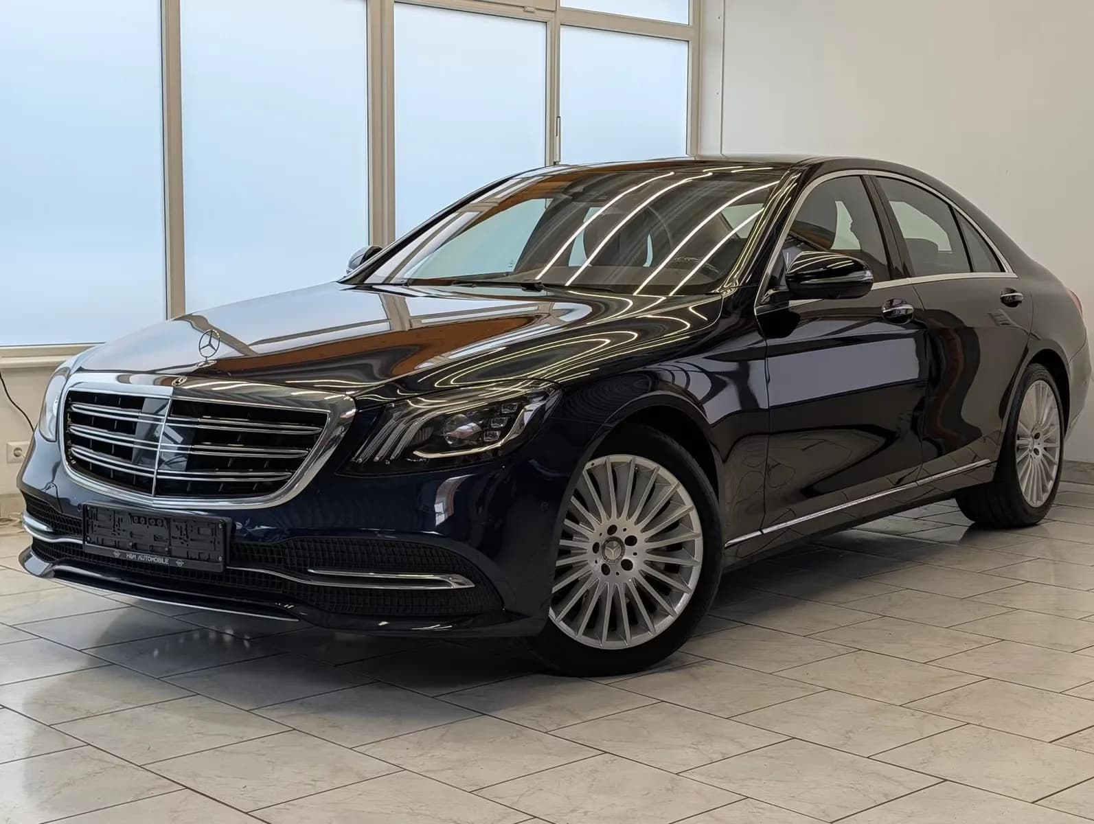 Main__Slider__Photo:Mercedes-Benz S-Class 560 11/2017-0