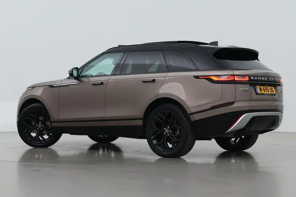 Main__Slider__Photo:Land Rover Range Rover Rover Velar 2.0 I4 AWD R-Dynamic SE | pano 08/2018-1