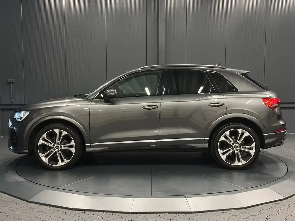 Main__Slider__Photo:Audi Q3 35 TDI S-Line *20Zoll*Optik-Paket*Audi-GARANT 11/2022-1