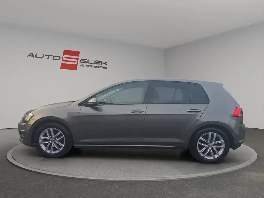 Main__Slider__Photo:Volkswagen Golf VII Highline BMT NAVi PDC XENON 10/2013-1