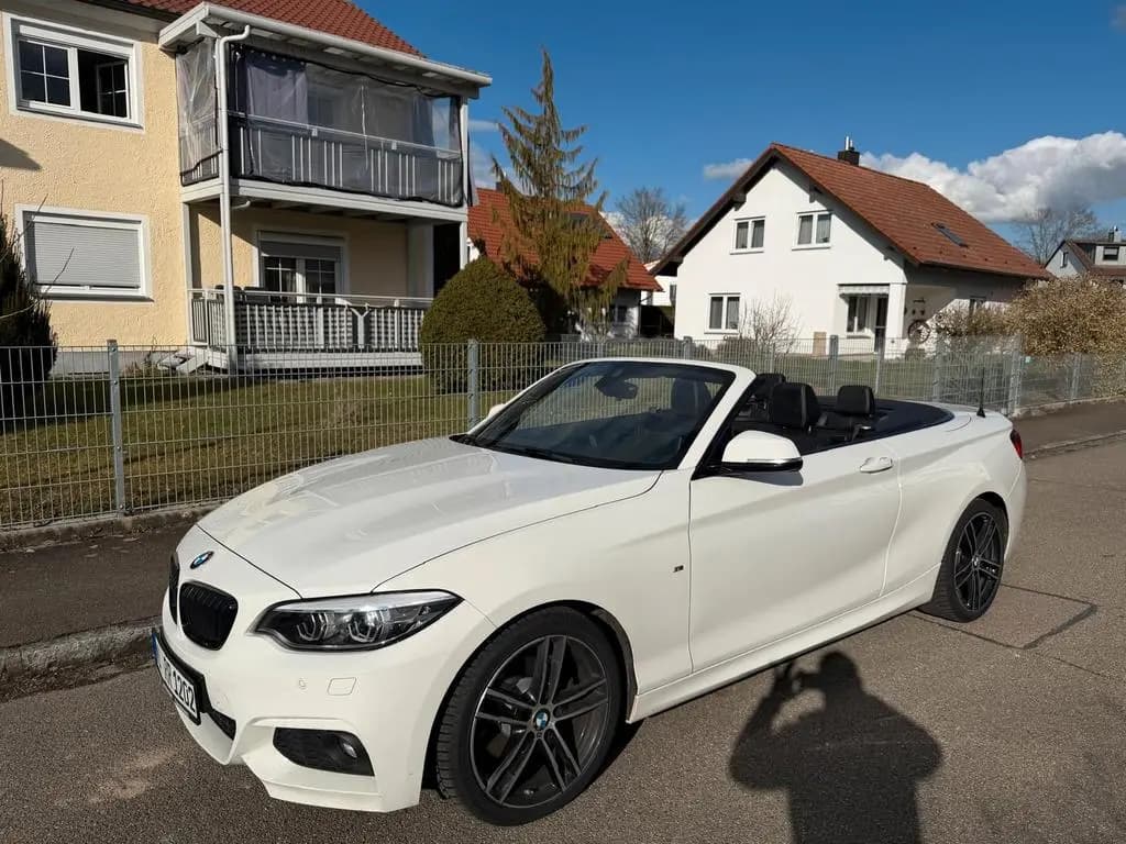 Main__Slider__Photo:BMW 2 Series 220i Steptronic Cabrio M Sport 05/2021-0