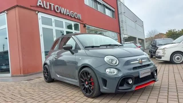 Main__Slider__Photo:Abarth 695 695 1.4 Turbo T-Jet XSR Yamaha Limited Ed 08/2017-0