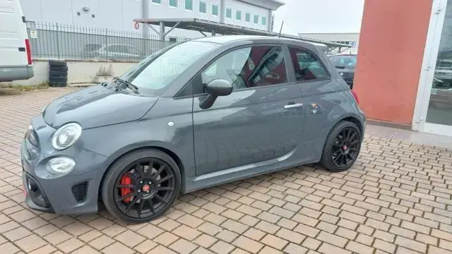 Main__Slider__Photo:Abarth 695 695 1.4 Turbo T-Jet XSR Yamaha Limited Ed 08/2017-1