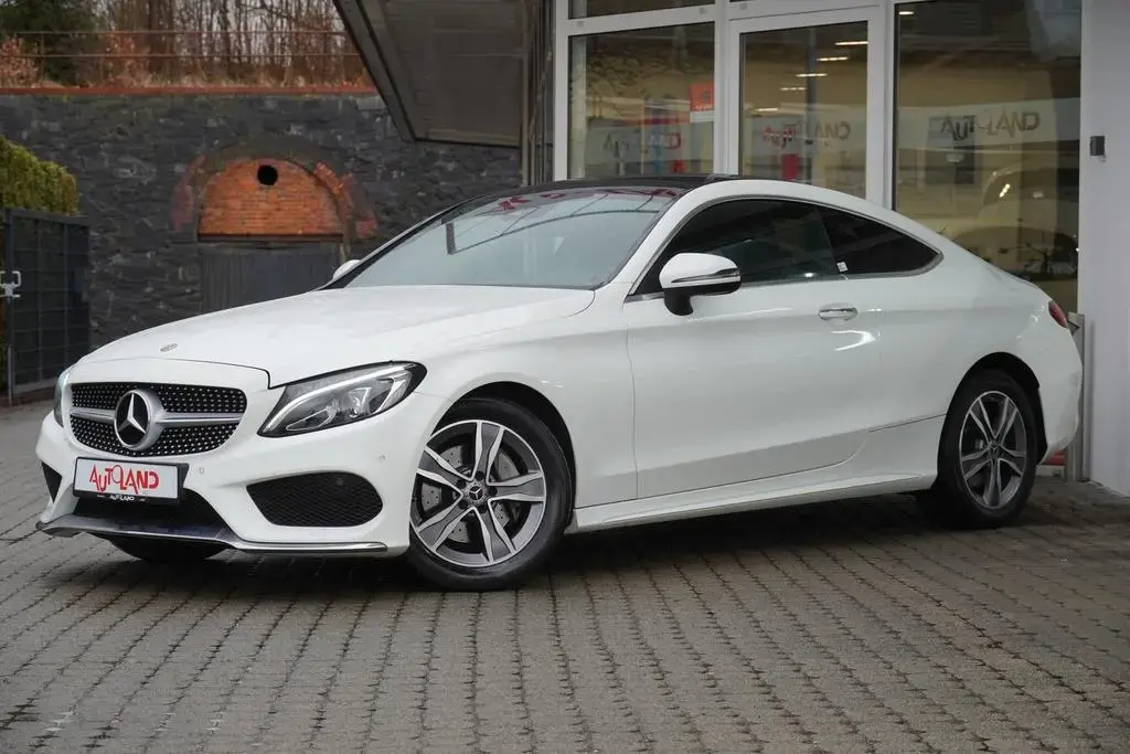Main__Slider__Photo:Mercedes-Benz C-Class 4Matic AMG Line Navi Totwinkel Head-Up LED 04/2018-1