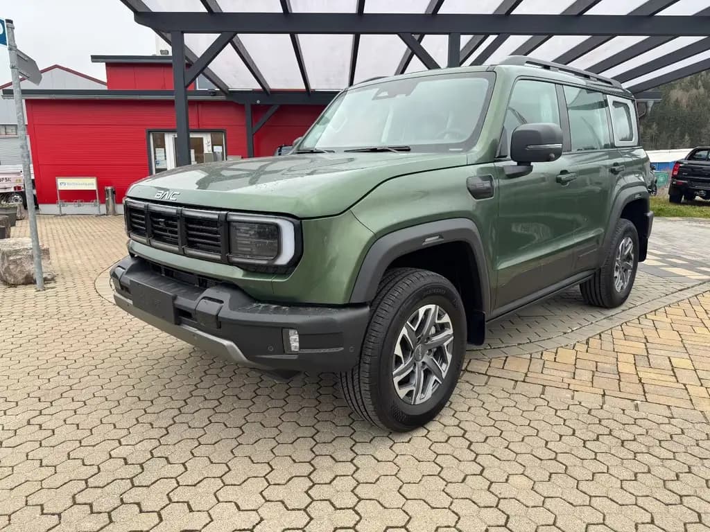 Main__Slider__Photo:BAIC BJ40 2.0T 4WD 8 Gang AT Pano/Sitzhzg und Belüft. null-0