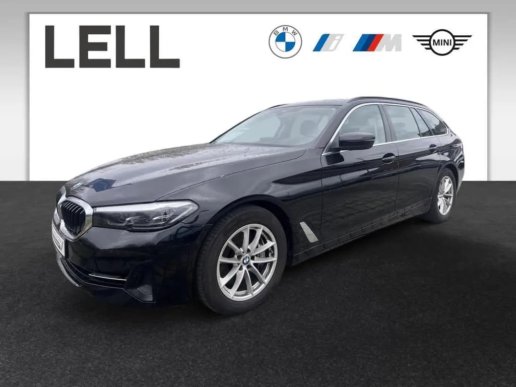 Main__Slider__Photo:BMW 5 Series 530d Touring Head-Up DAB WLAN Parkassistent Shz 08/2022-0