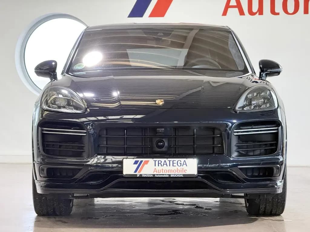 Main__Slider__Photo:Porsche Cayenne Turbo Coupe Leichtbau-Paket Matrix InnoD 12/2019-0