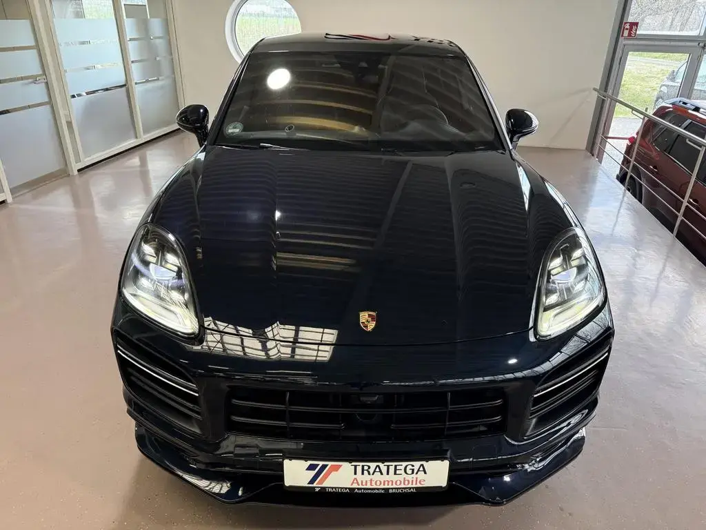 Main__Slider__Photo:Porsche Cayenne Turbo Coupe Leichtbau-Paket Matrix InnoD 12/2019-1